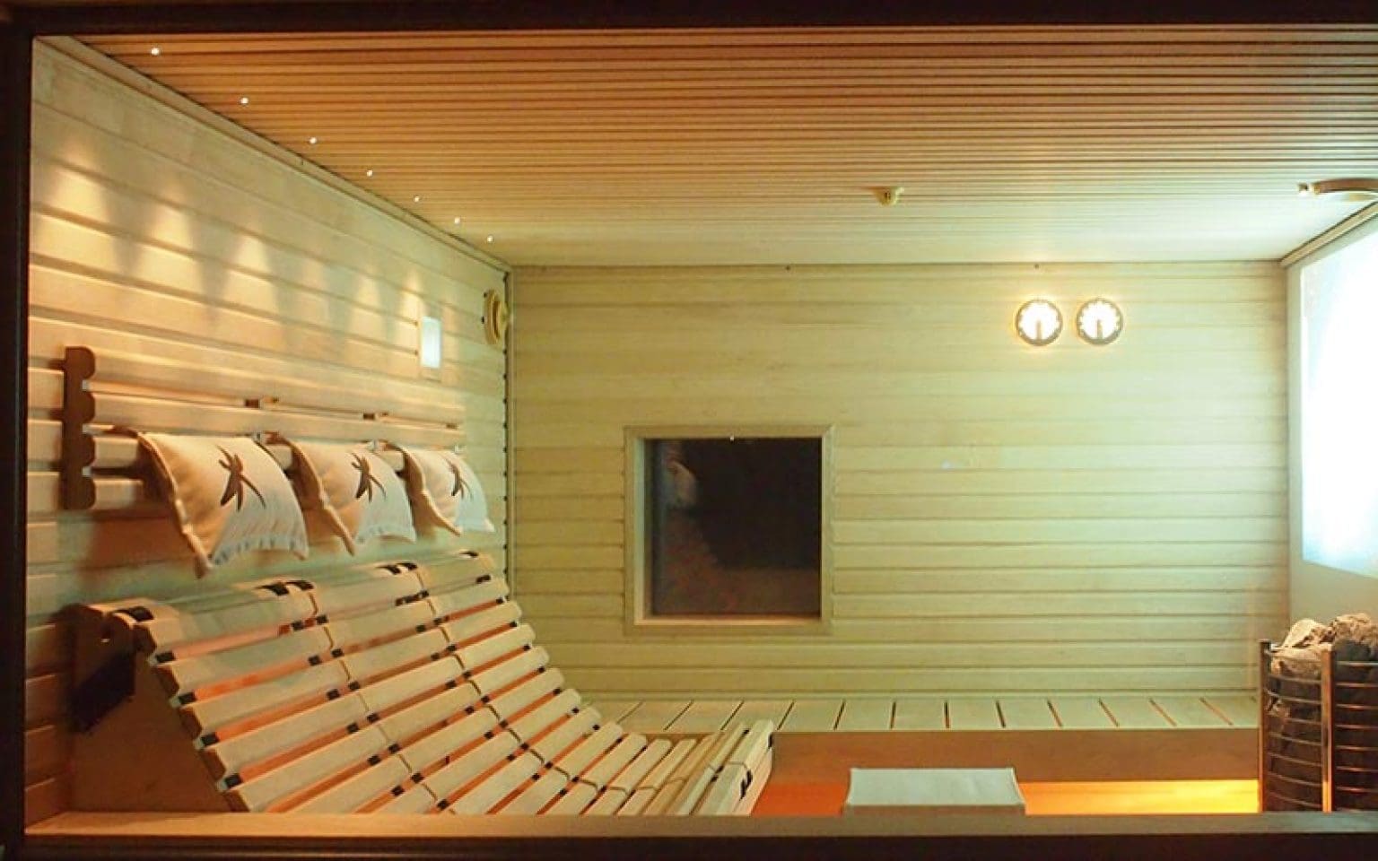 How To Build Or Buy A Basement Sauna Without Causing A Disaster 1 Tuntu Hanging Benches 1536X960 1
