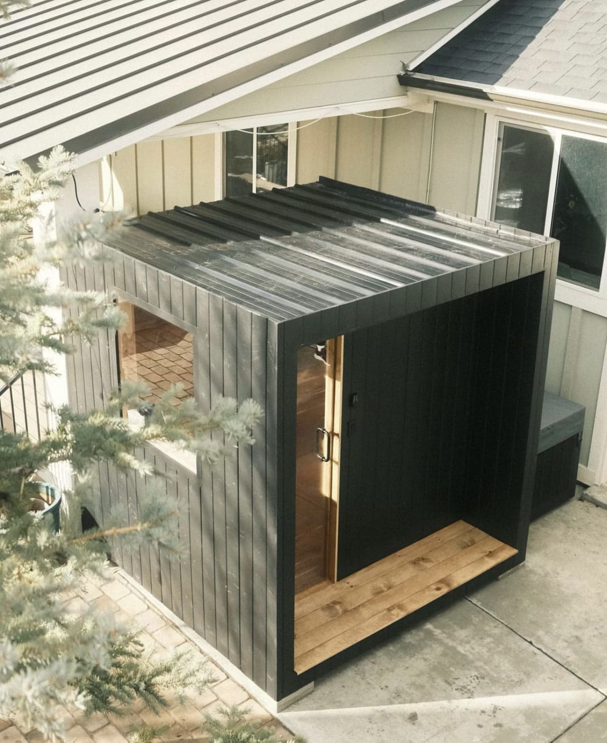 New Primitive 212 sauna with HUUM DROP heater
