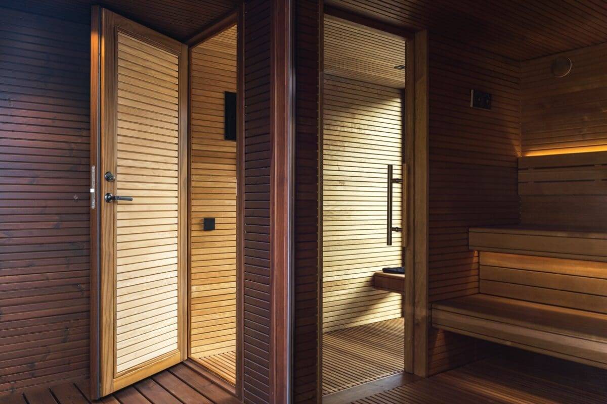 Auroom Natura Showing Adjustable Vent And Changing Room