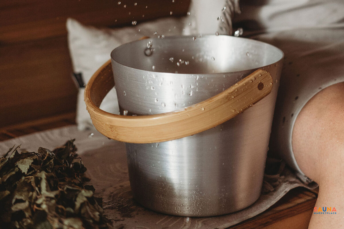 Rento Sauna Pail With Curved Handle - Image 7